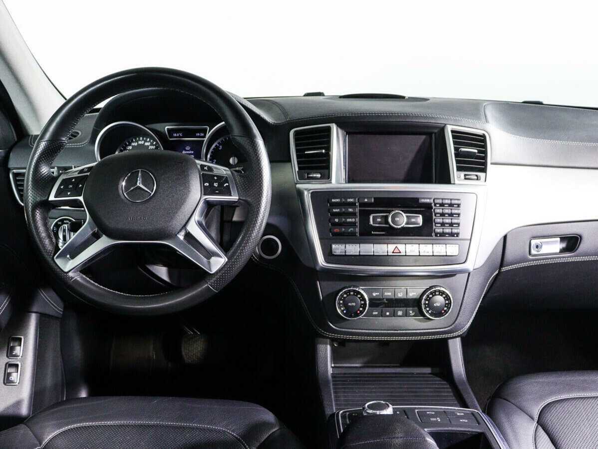 Mercedes-Benz GL-Класс с пробегом — 2014 год. Фото: #11