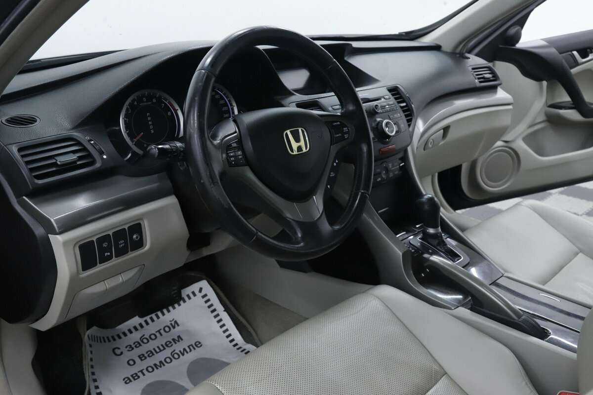 Honda Accord с пробегом — 2011 год. Фото: #9