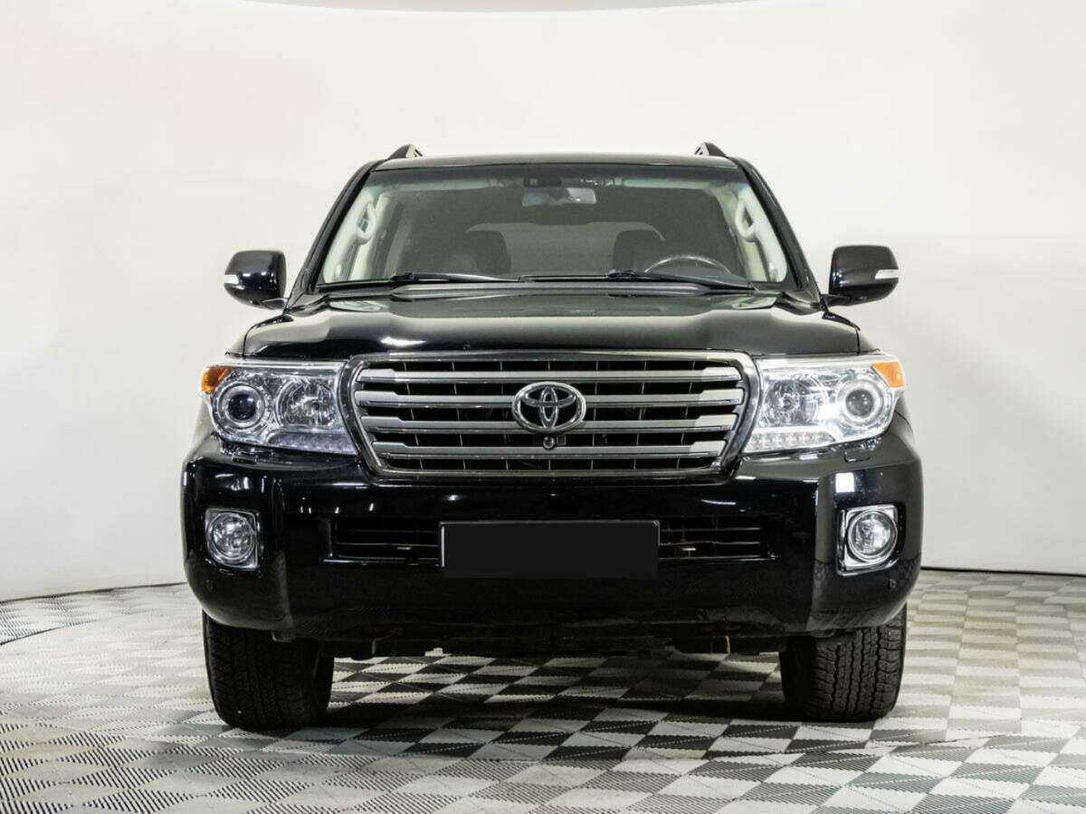 Toyota Land Cruiser с пробегом — 2014 год. Фото: #1
