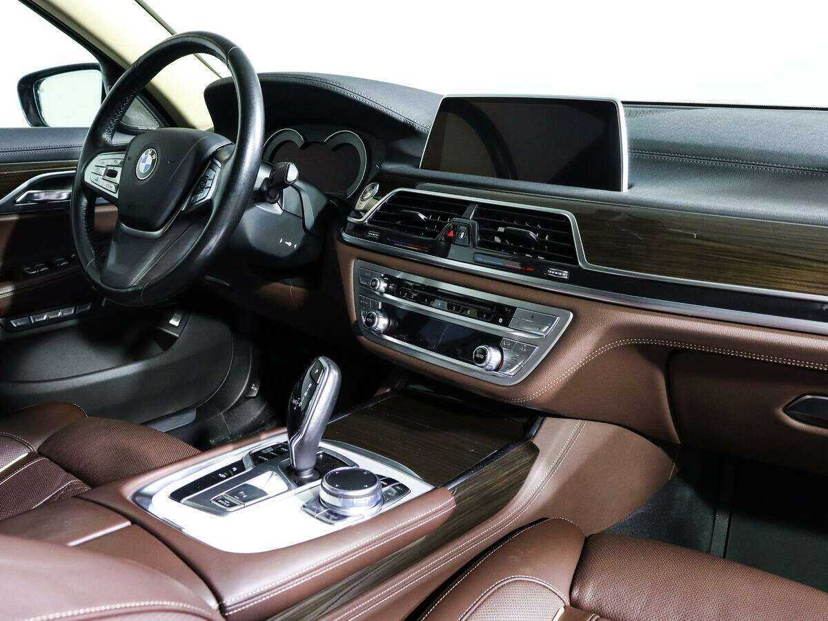 BMW 7 серии с пробегом — 2016 год. Фото: #5