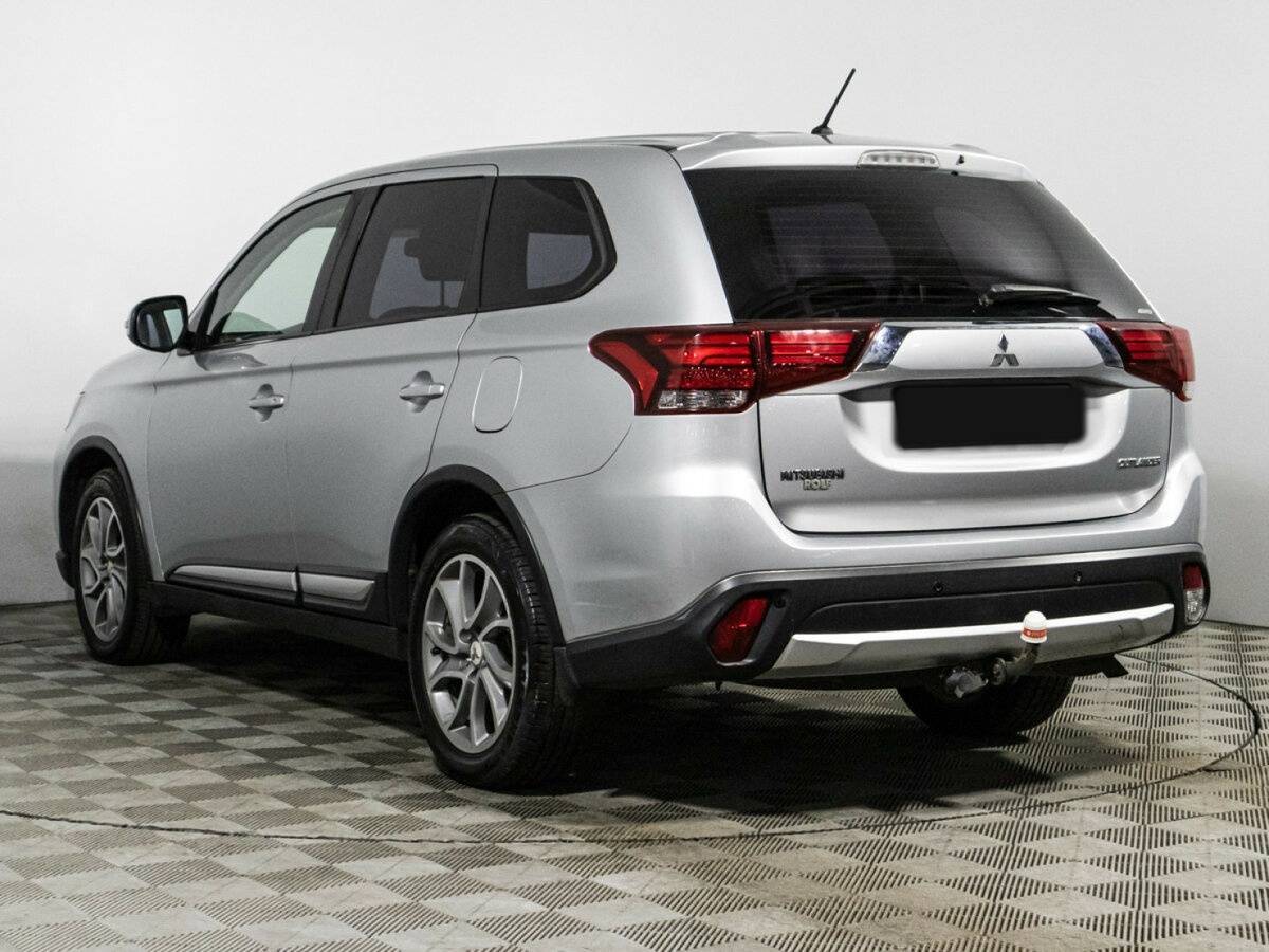 Mitsubishi Outlander с пробегом — 2016 год. Фото: #6