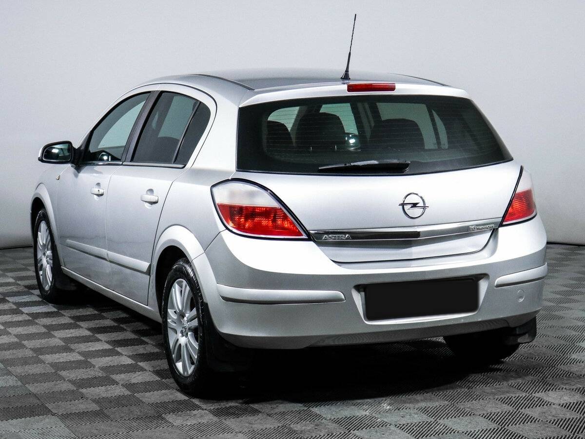 Opel Astra с пробегом — 2007 год. Фото: #5