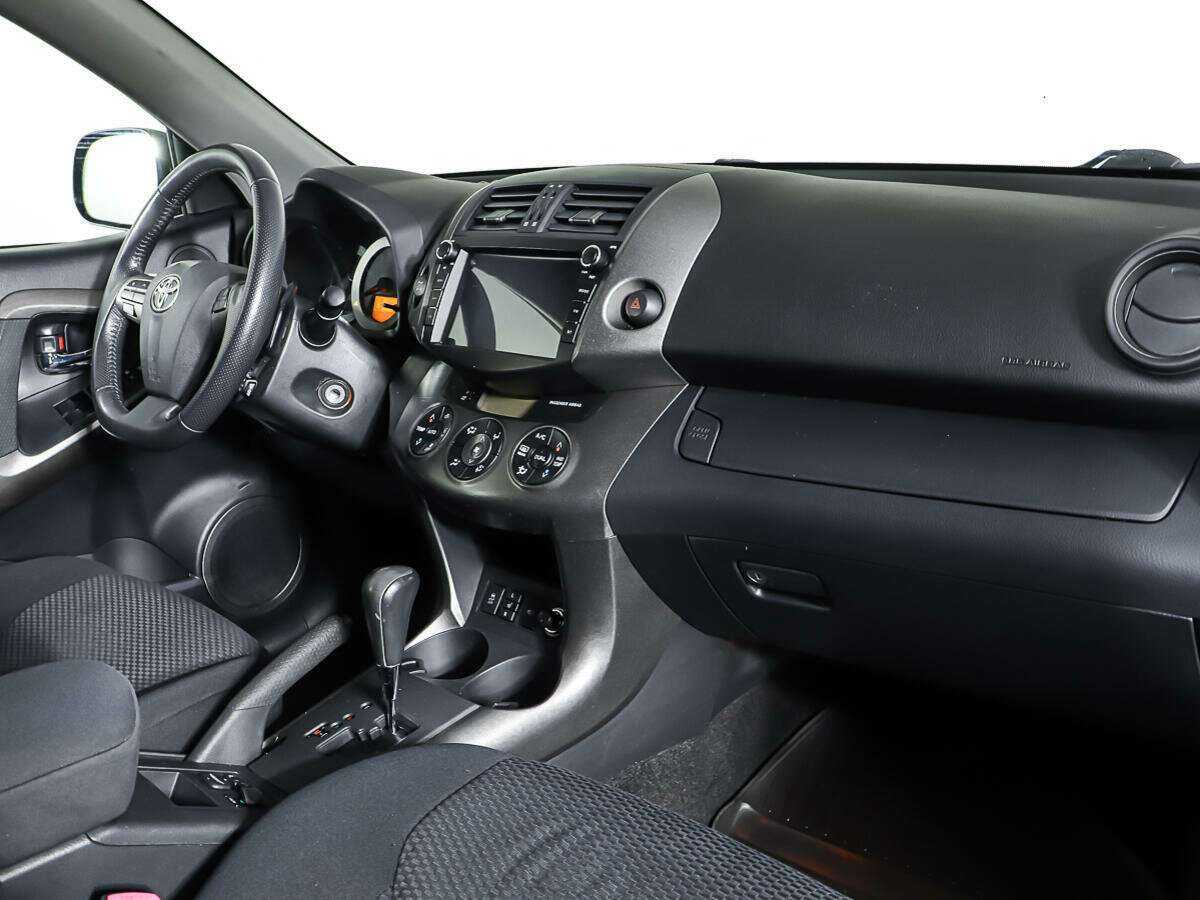 Toyota RAV4 с пробегом — 2011 год. Фото: #8