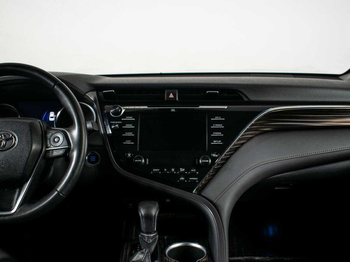 Toyota Camry с пробегом — 2019 год. Фото: #9