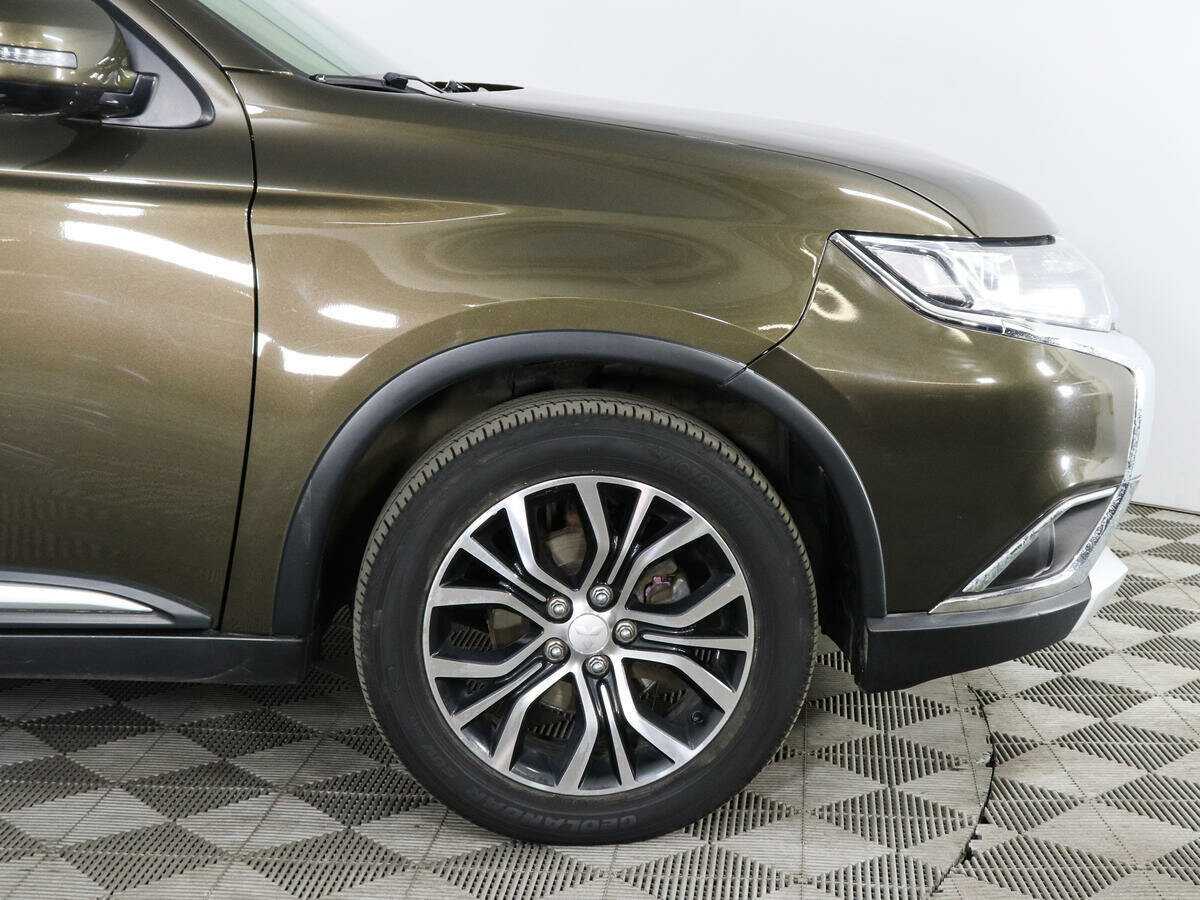 Mitsubishi Outlander с пробегом — 2018 год. Фото: #12