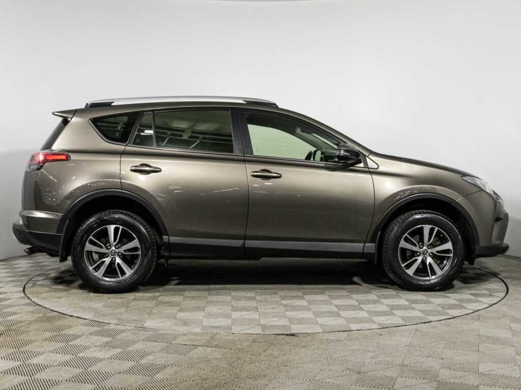 Toyota RAV4 с пробегом — 2015 год. Фото: #3