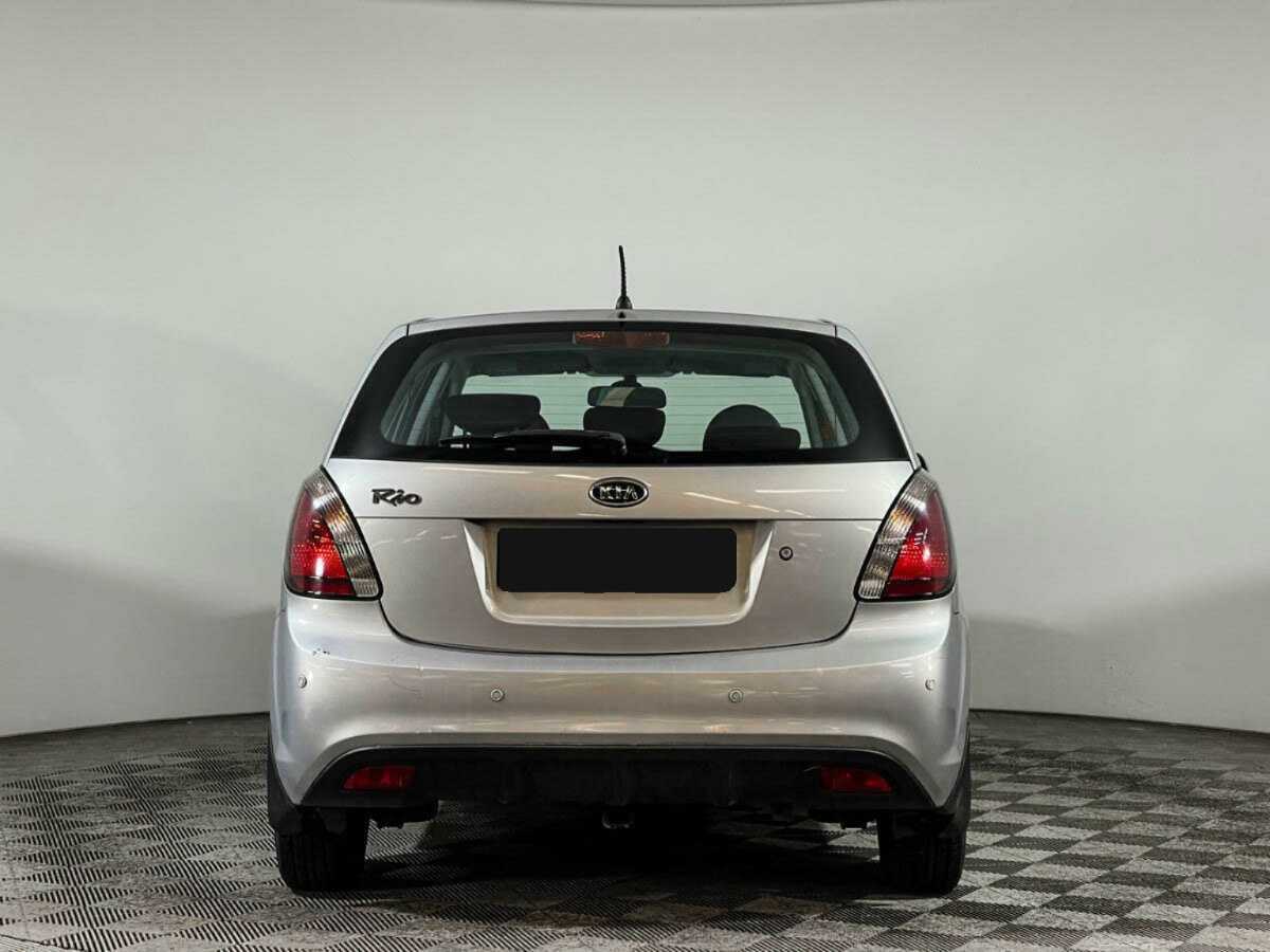 Kia Rio с пробегом — 2011 год. Фото: #3