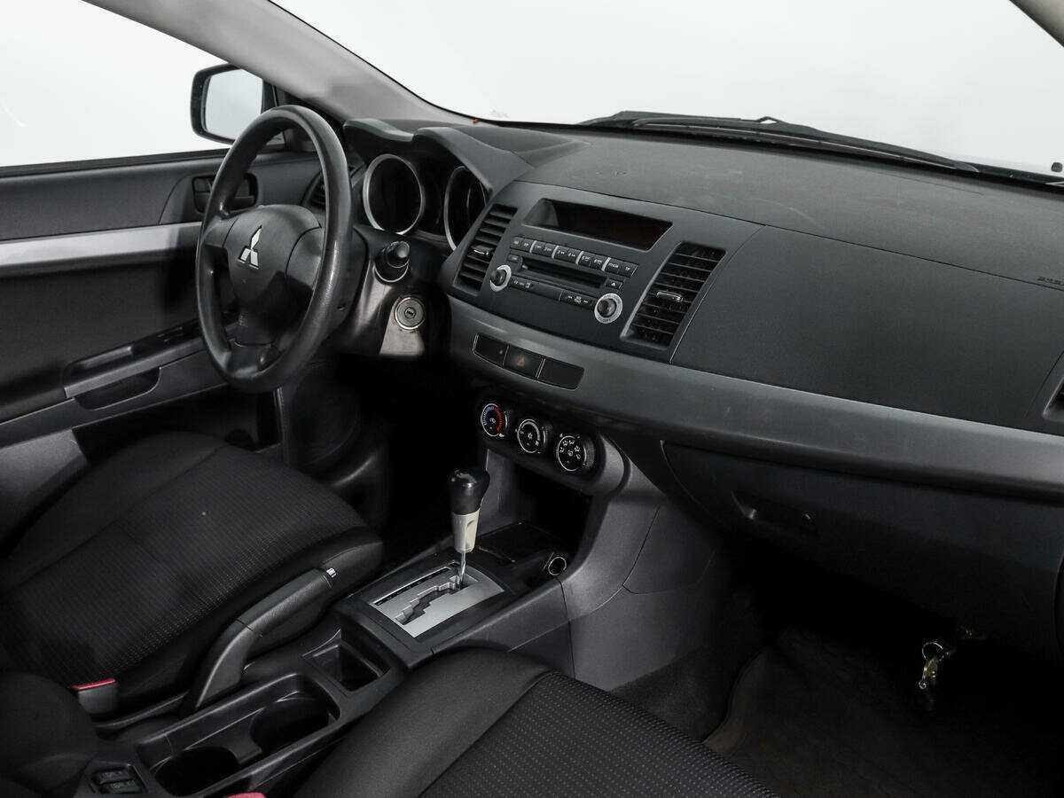 Mitsubishi Lancer с пробегом — 2010 год. Фото: #10
