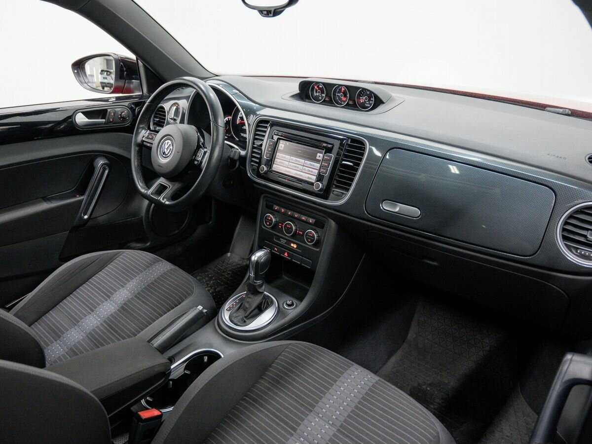 Volkswagen Beetle с пробегом — 2014 год. Фото: #6