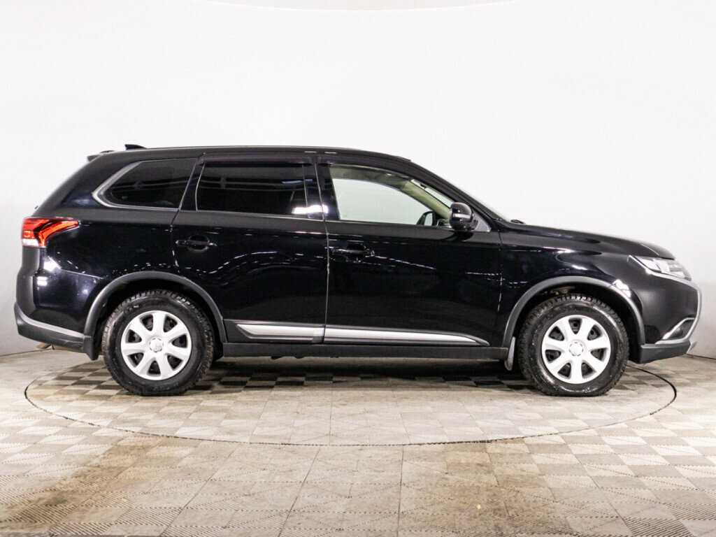Mitsubishi Outlander с пробегом — 2017 год. Фото: #3
