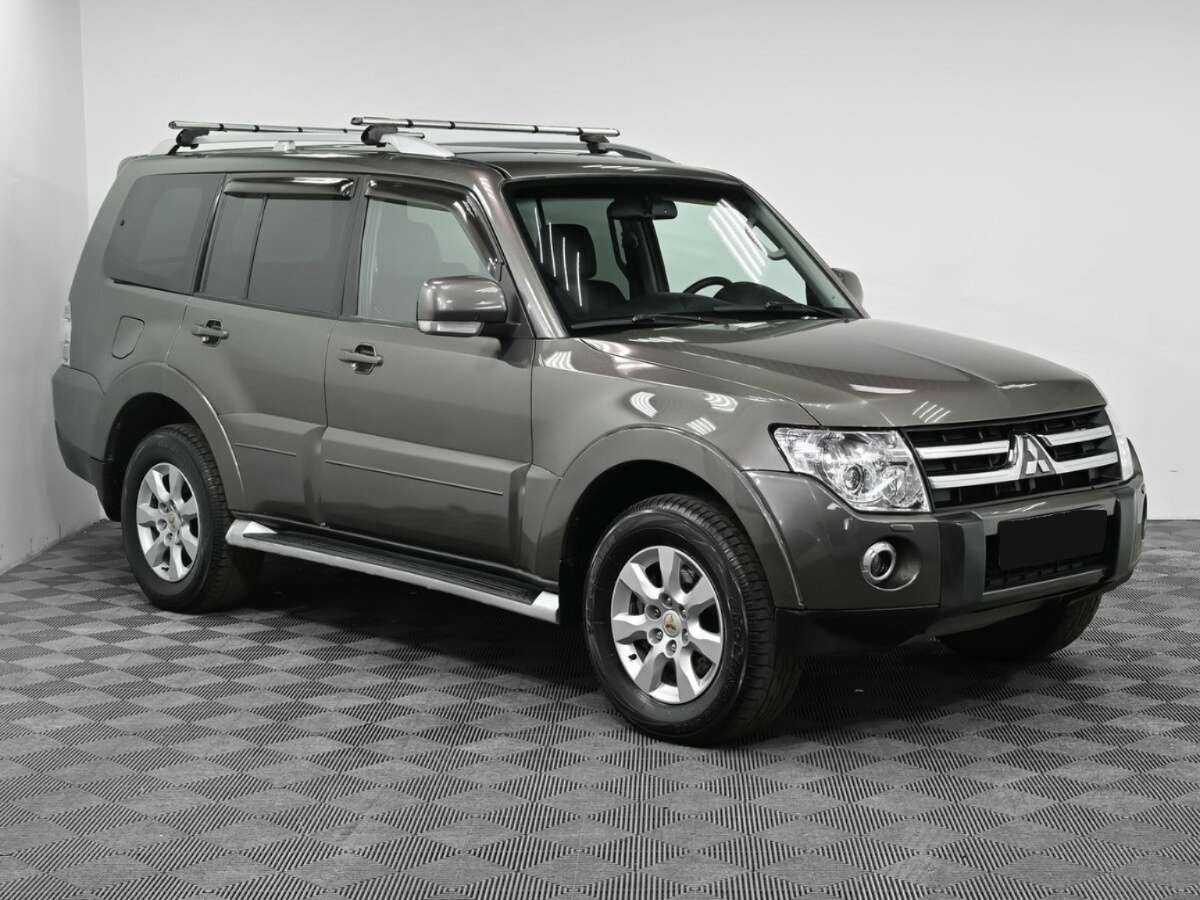 Mitsubishi Pajero с пробегом — 2010 год. Фото: #2