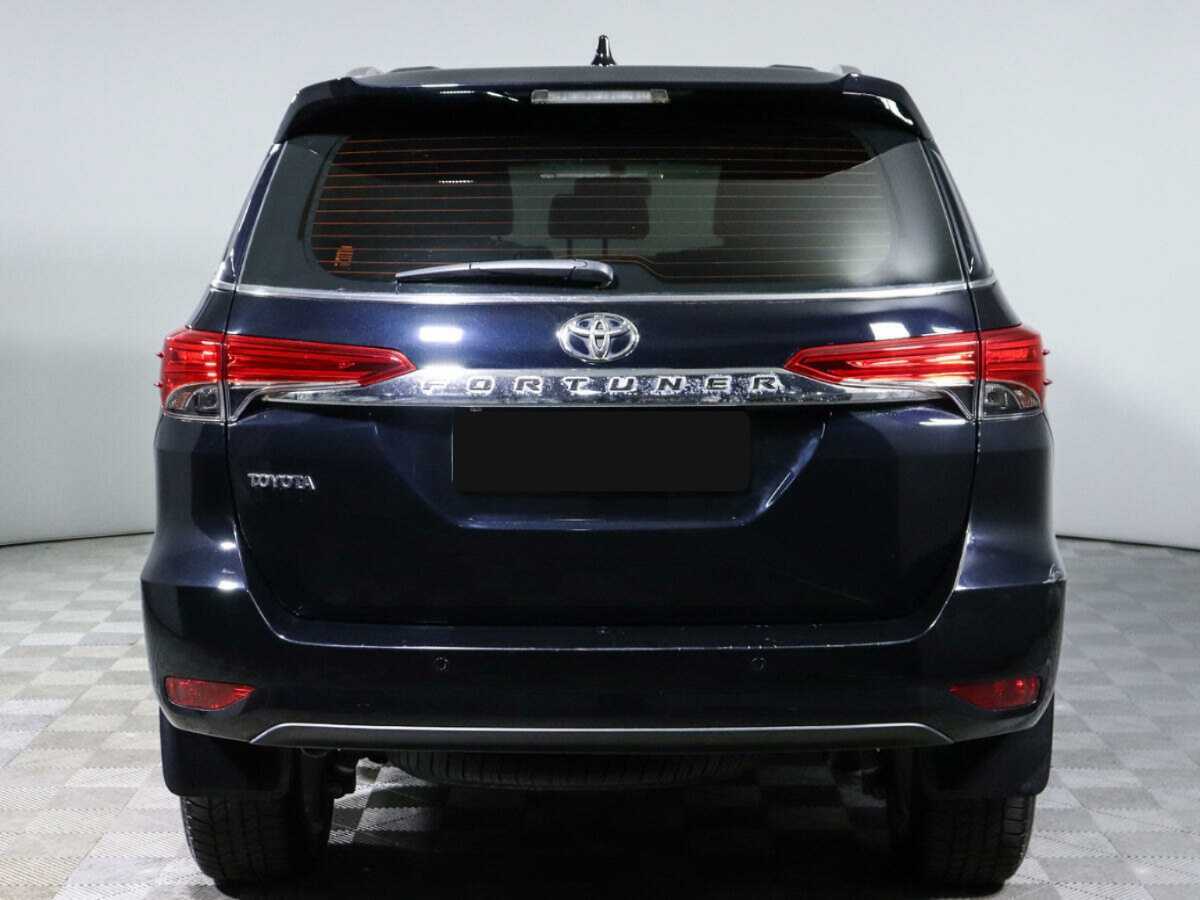 Toyota Fortuner с пробегом — 2017 год. Фото: #4