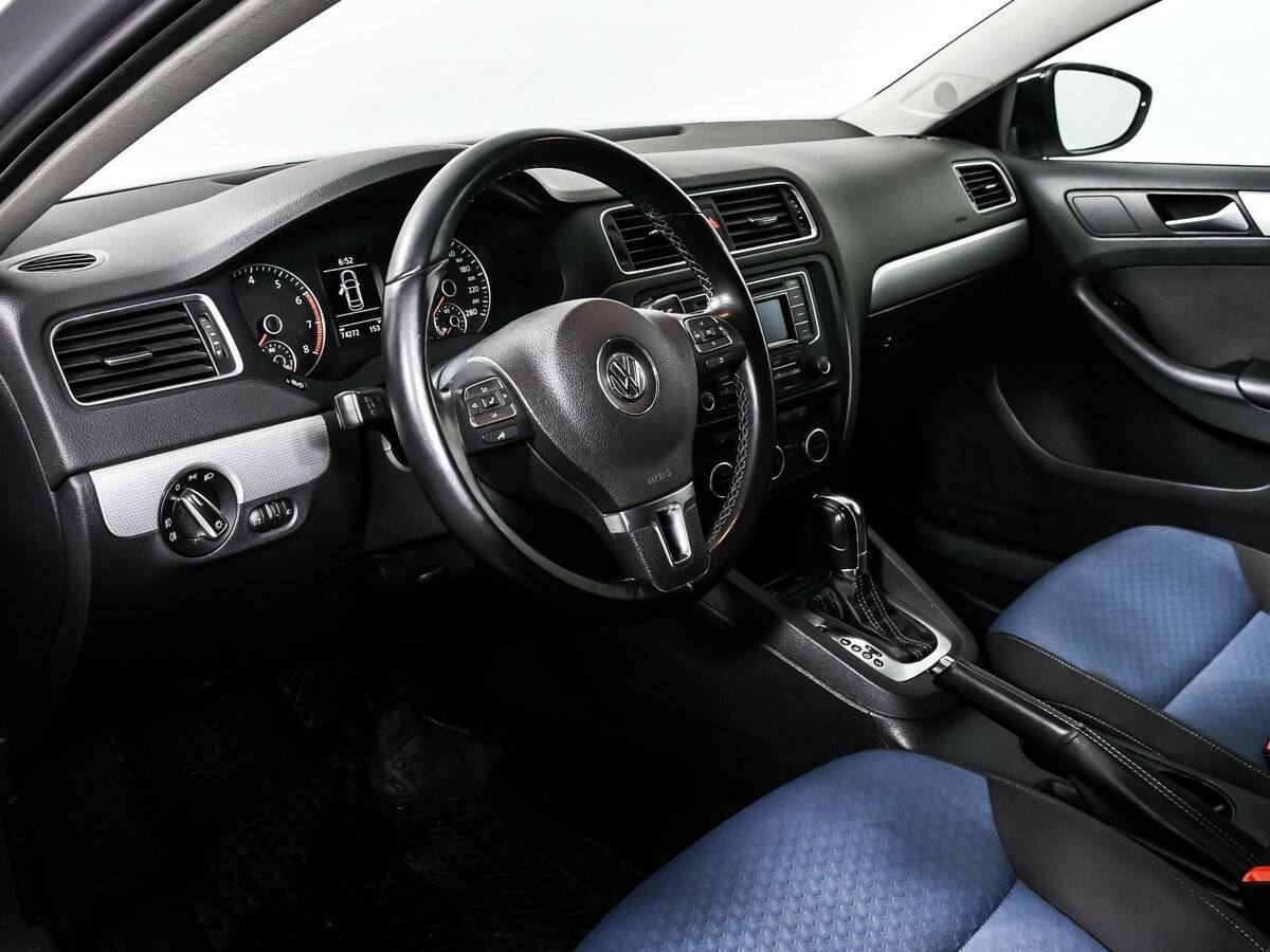 Volkswagen Jetta с пробегом — 2013 год. Фото: #12