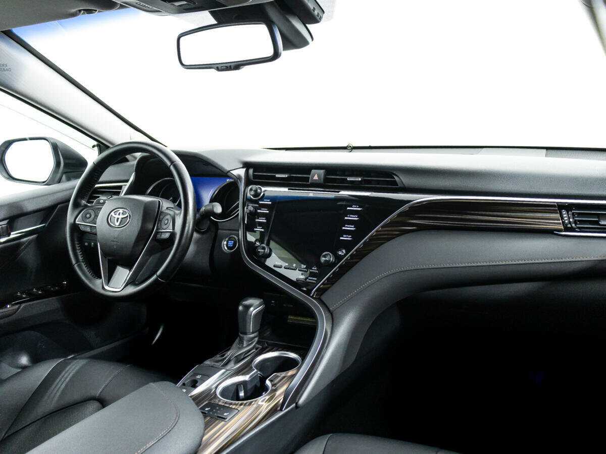 Toyota Camry с пробегом — 2020 год. Фото: #8