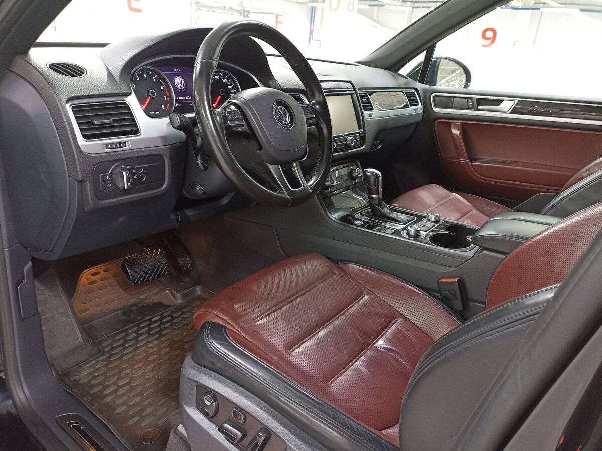 Volkswagen Touareg с пробегом — 2016 год. Фото: #15