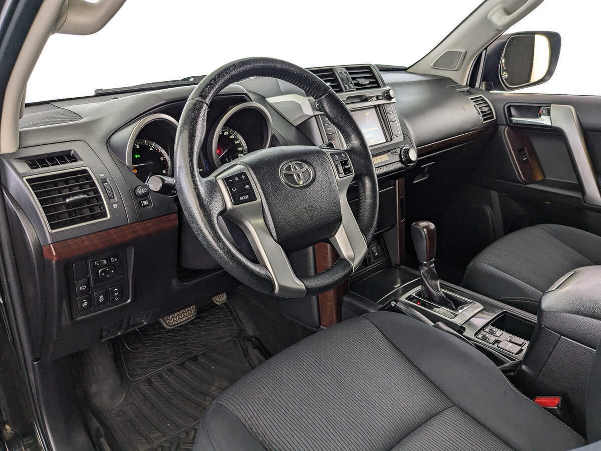 Toyota Land Cruiser Prado с пробегом — 2016 год. Фото: #10