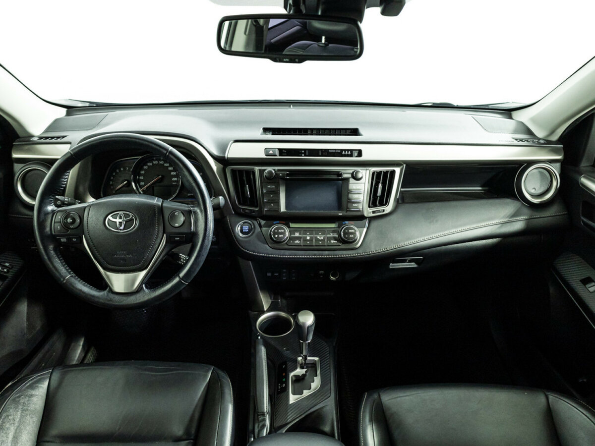 Toyota RAV4 с пробегом — 2014 год. Фото: #11