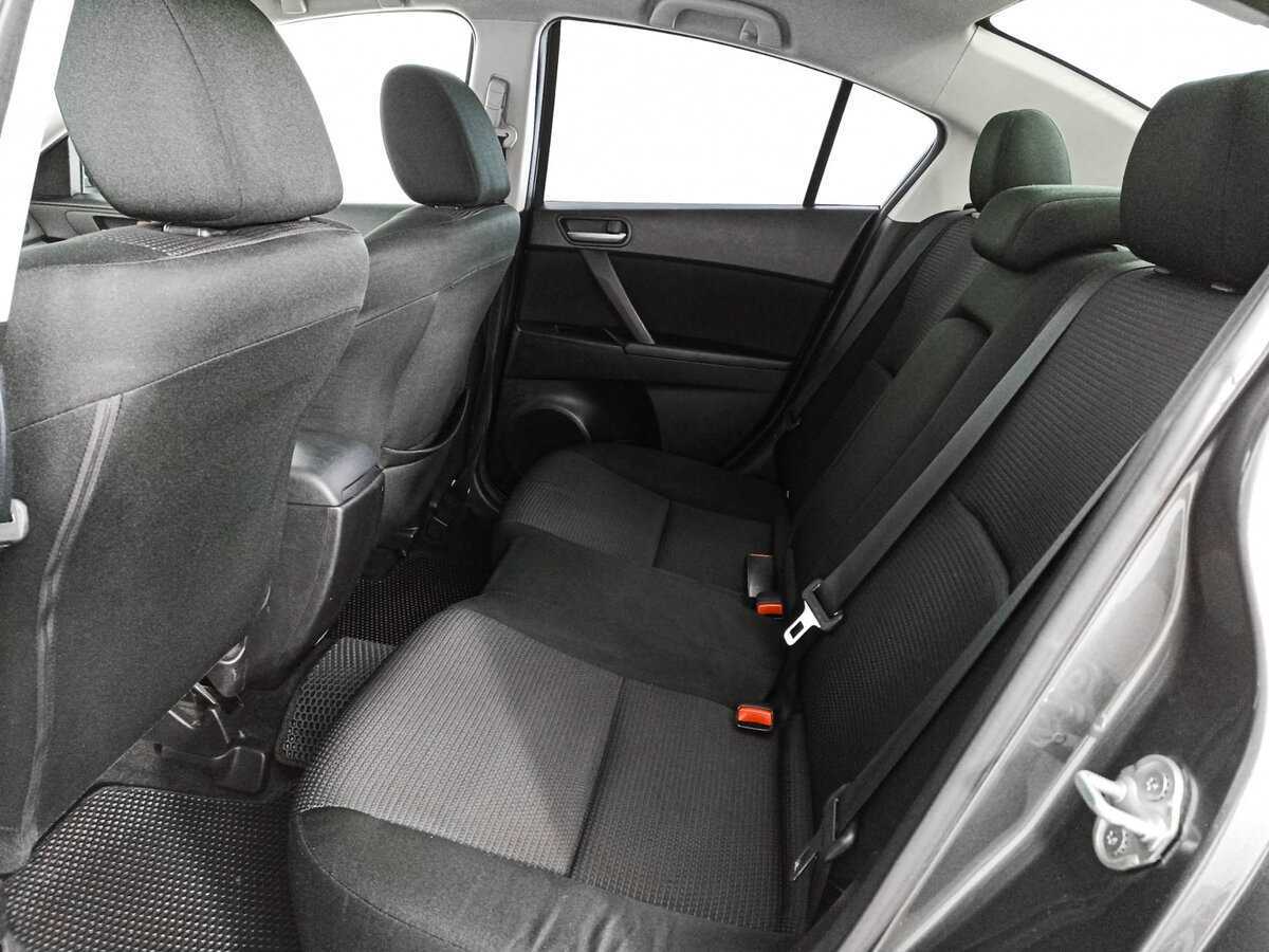 Mazda 3 с пробегом — 2011 год. Фото: #9