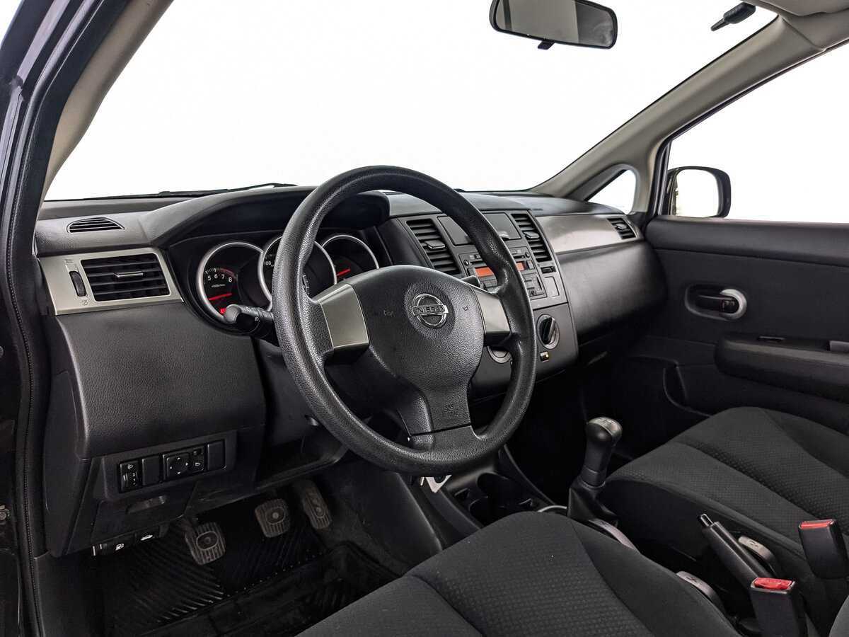 Nissan Tiida с пробегом — 2011 год. Фото: #10
