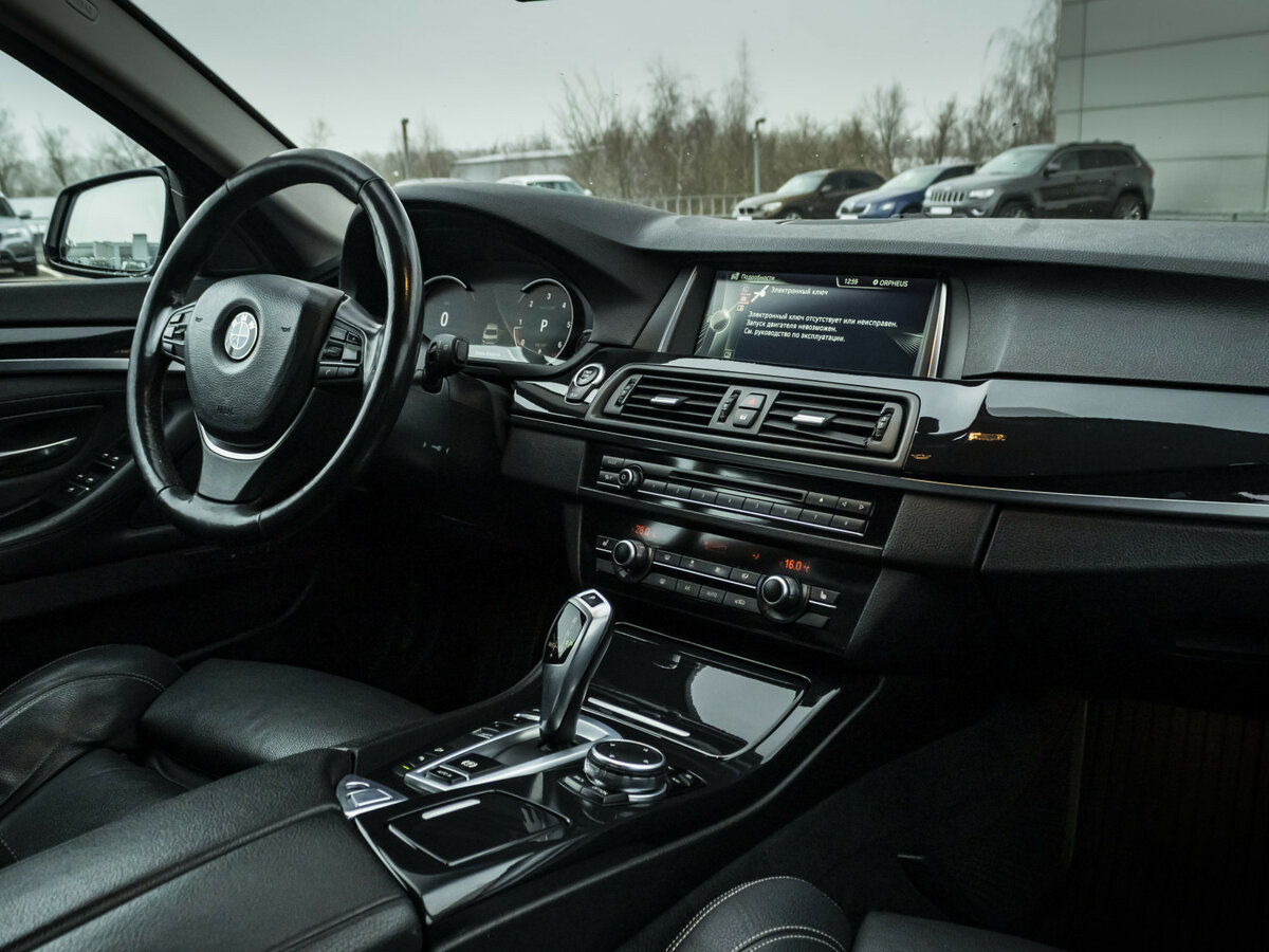 BMW 5 серии с пробегом — 2015 год. Фото: #9