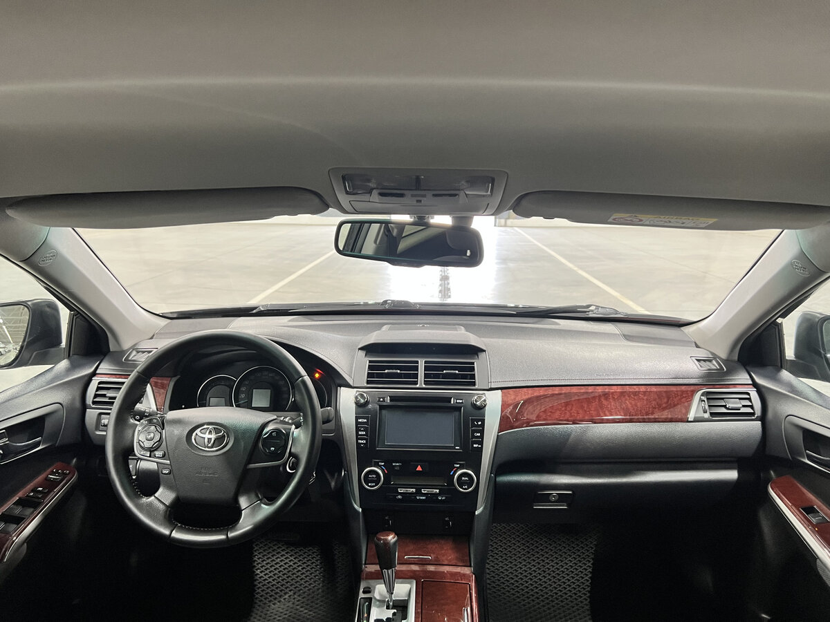 Toyota Camry с пробегом — 2013 год. Фото: #13