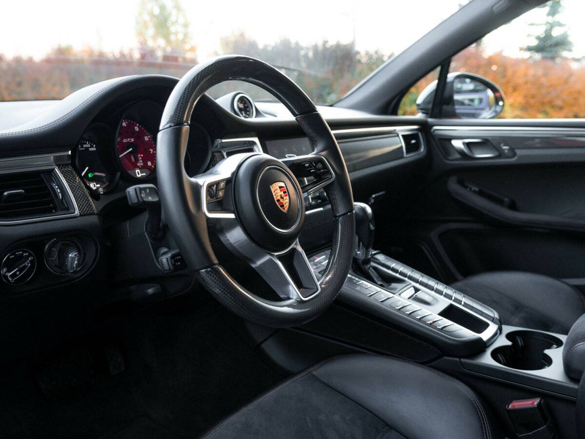 Porsche Macan с пробегом — 2016 год. Фото: #12
