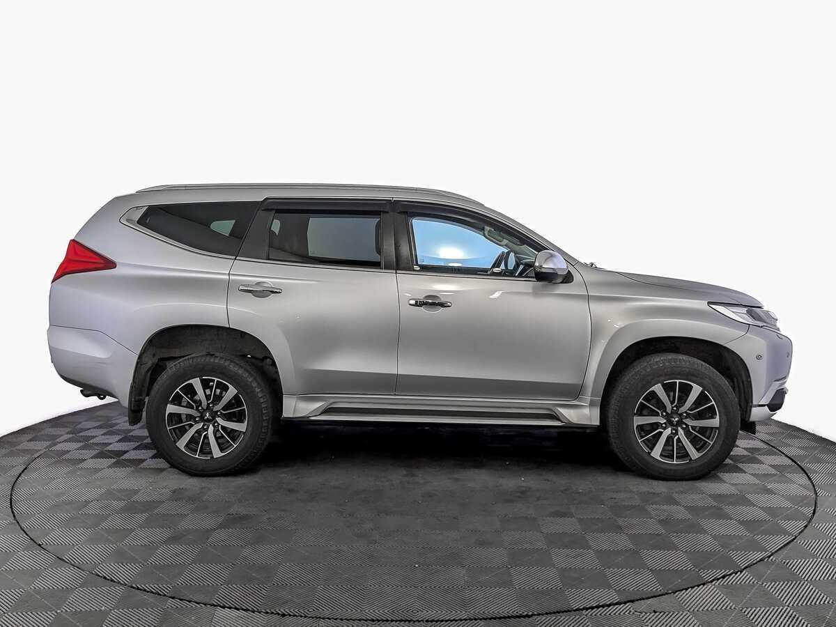 Mitsubishi Pajero Sport с пробегом — 2018 год. Фото: #3