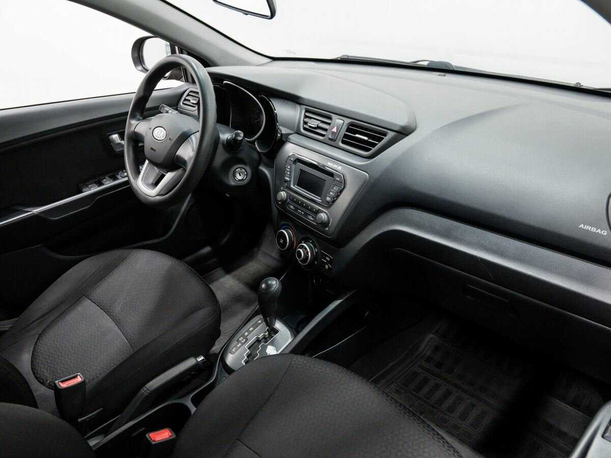 Kia Rio с пробегом — 2012 год. Фото: #6