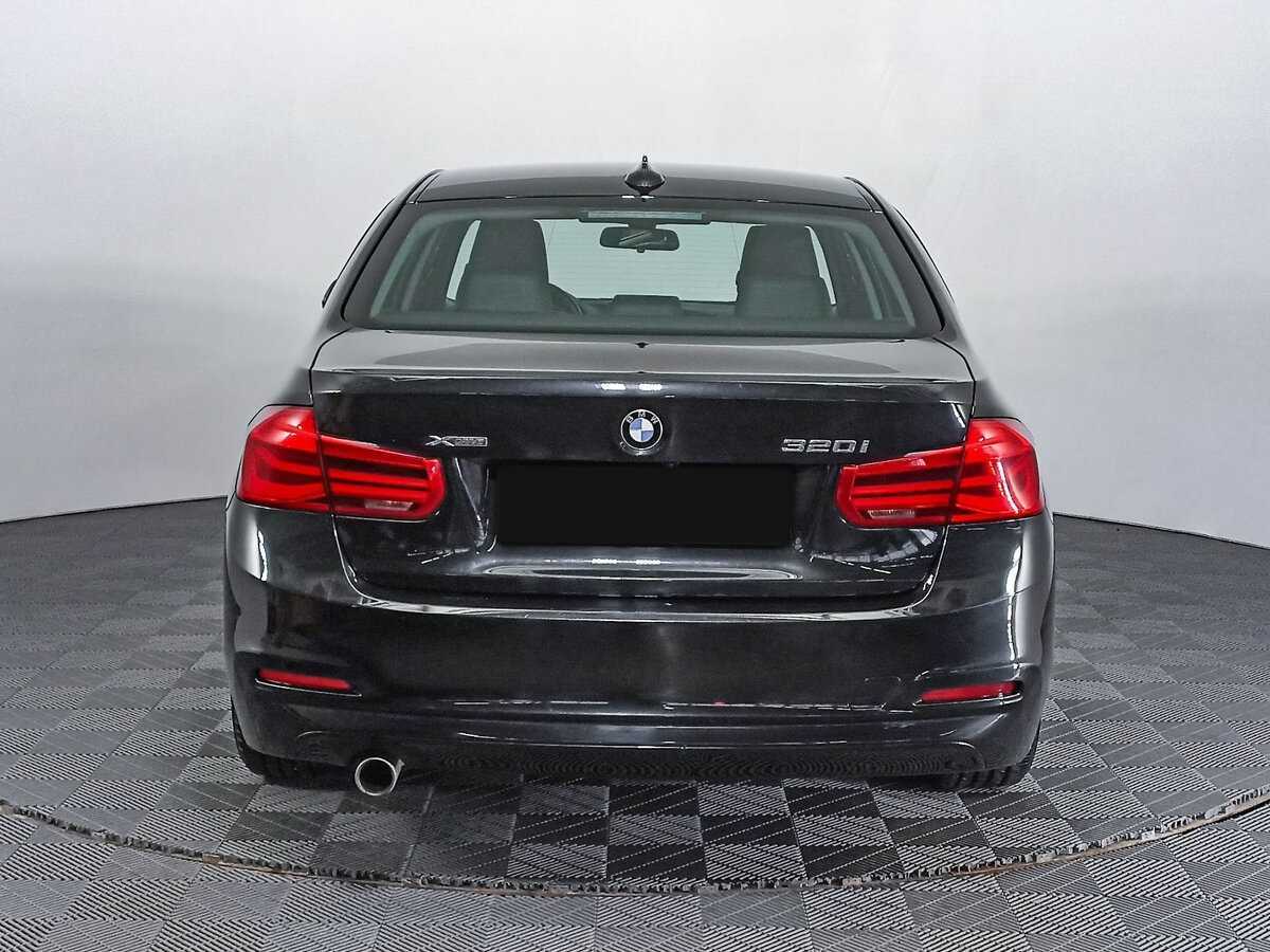 BMW 3 серии с пробегом — 2018 год. Фото: #4