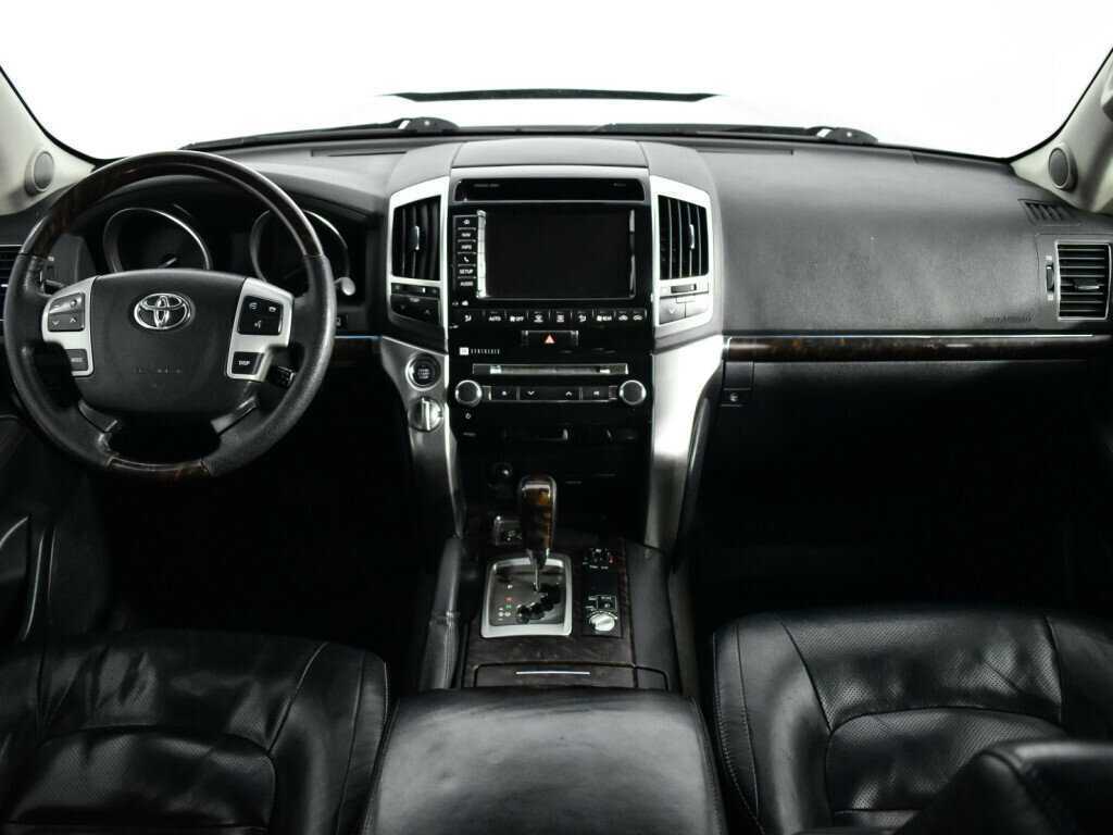 Toyota Land Cruiser с пробегом — 2012 год. Фото: #12