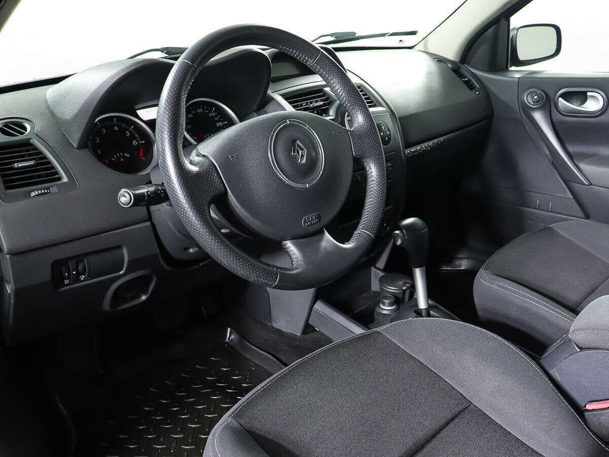Renault Megane с пробегом — 2008 год. Фото: #12