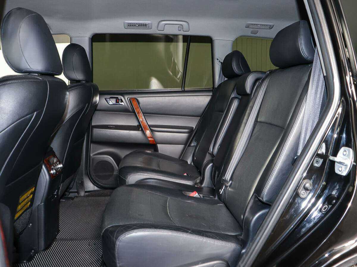 Toyota Highlander с пробегом — 2012 год. Фото: #9