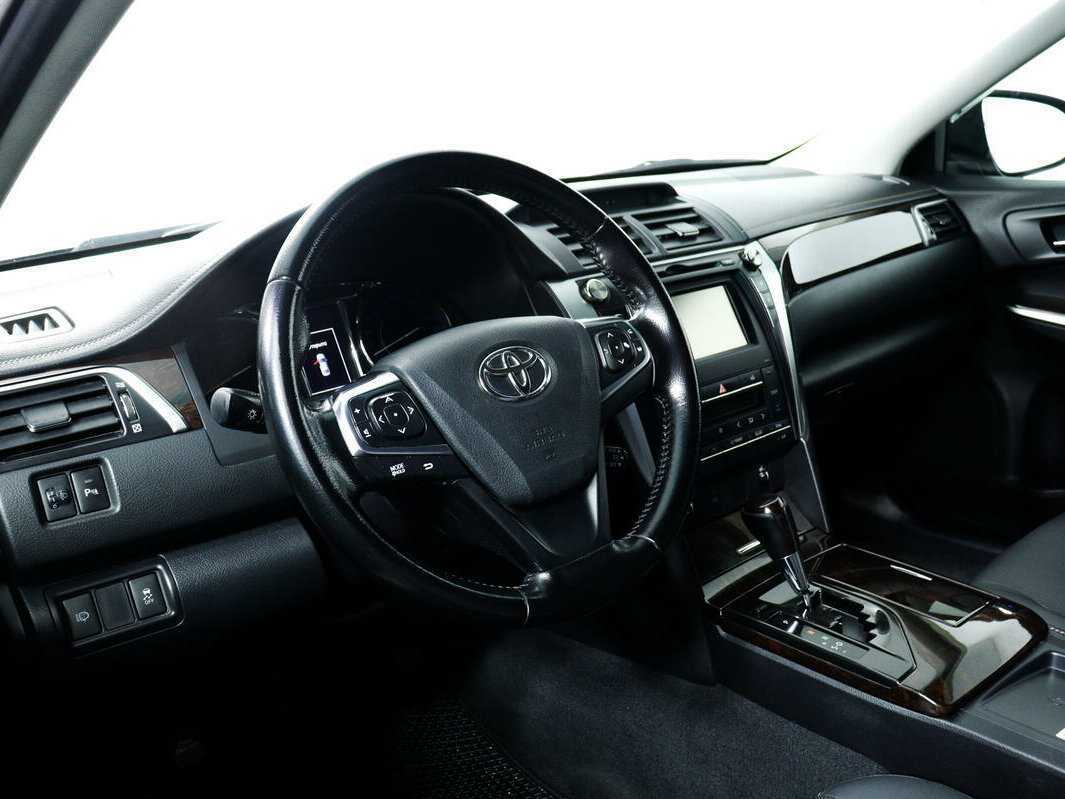 Toyota Camry с пробегом — 2015 год. Фото: #12