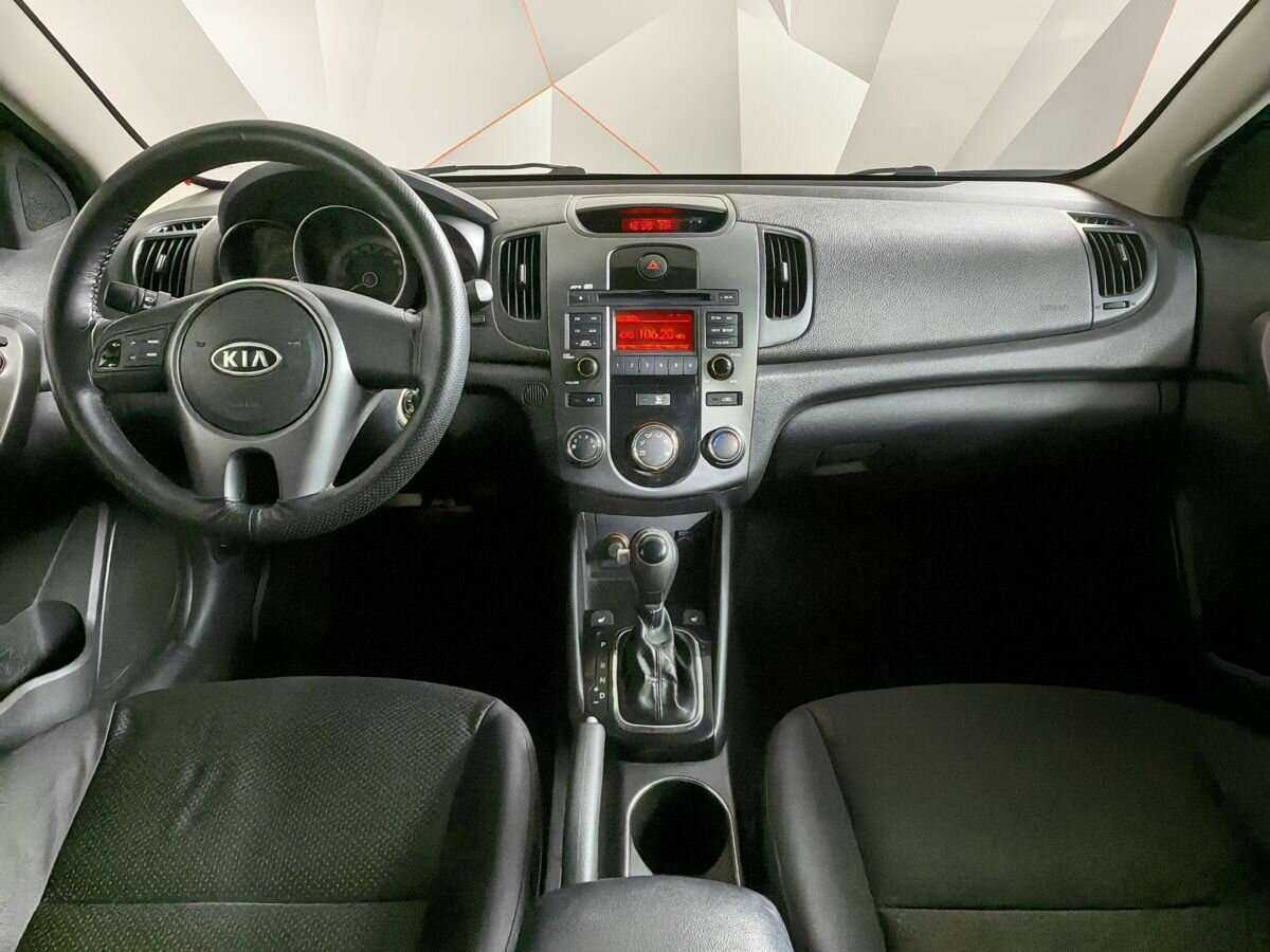 Kia Cerato с пробегом — 2010 год. Фото: #9