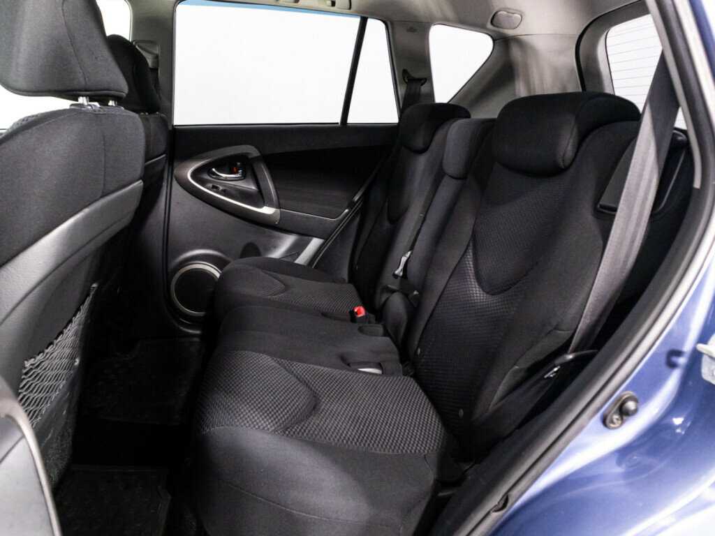 Toyota RAV4 с пробегом — 2007 год. Фото: #9