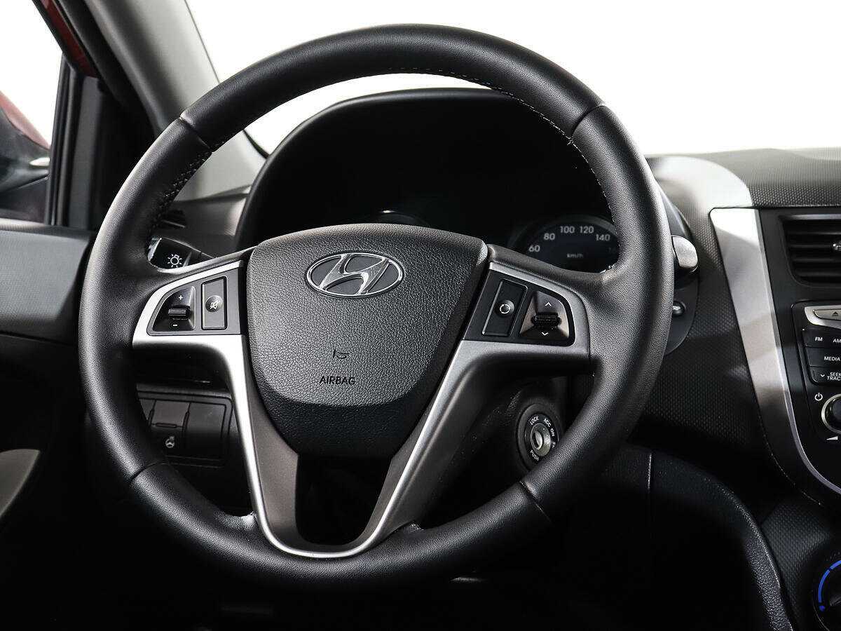 Hyundai Solaris с пробегом — 2014 год. Фото: #13