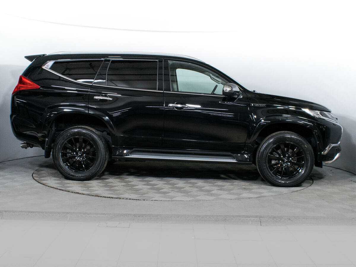 Mitsubishi Pajero Sport с пробегом — 2019 год. Фото: #3