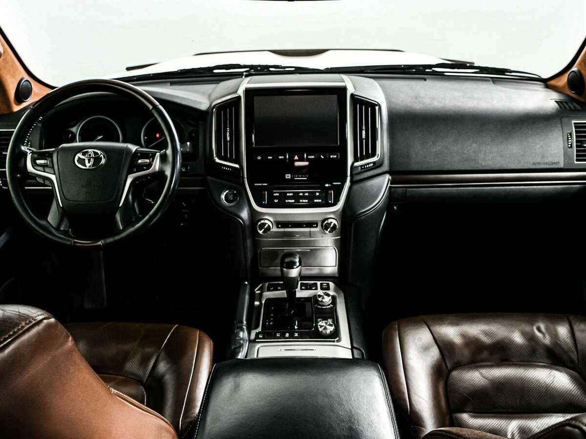 Toyota Land Cruiser с пробегом — 2016 год. Фото: #10