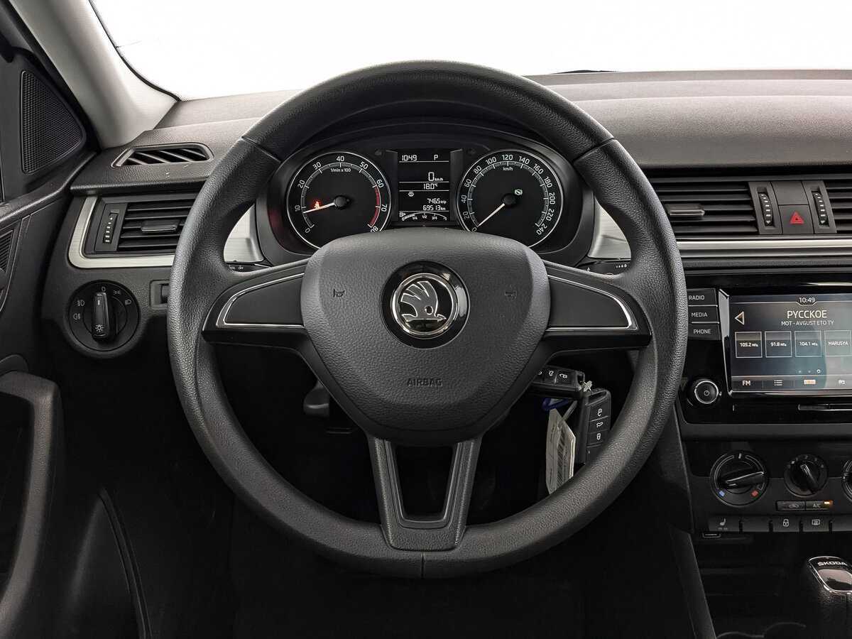 Skoda Rapid с пробегом — 2019 год. Фото: #17