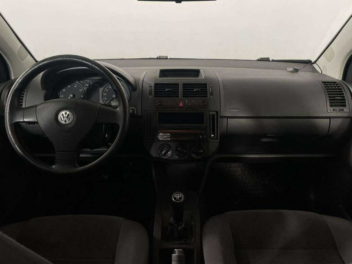 Volkswagen Polo с пробегом — 2008 год. Фото: #6