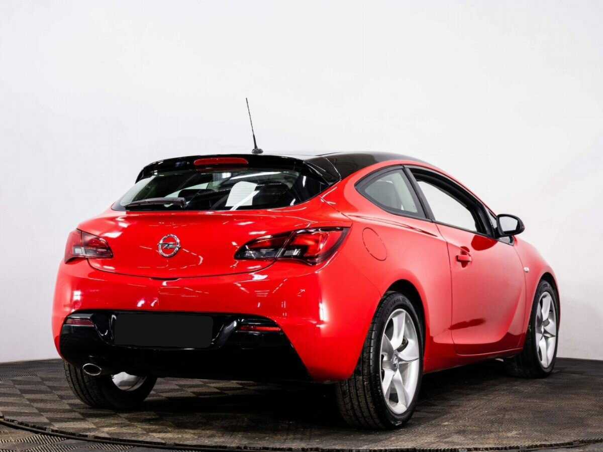 Opel Astra с пробегом — 2012 год. Фото: #5