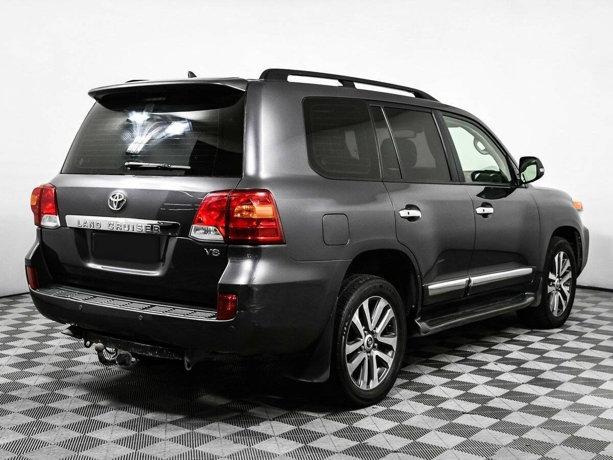 Toyota Land Cruiser с пробегом — 2015 год. Фото: #4