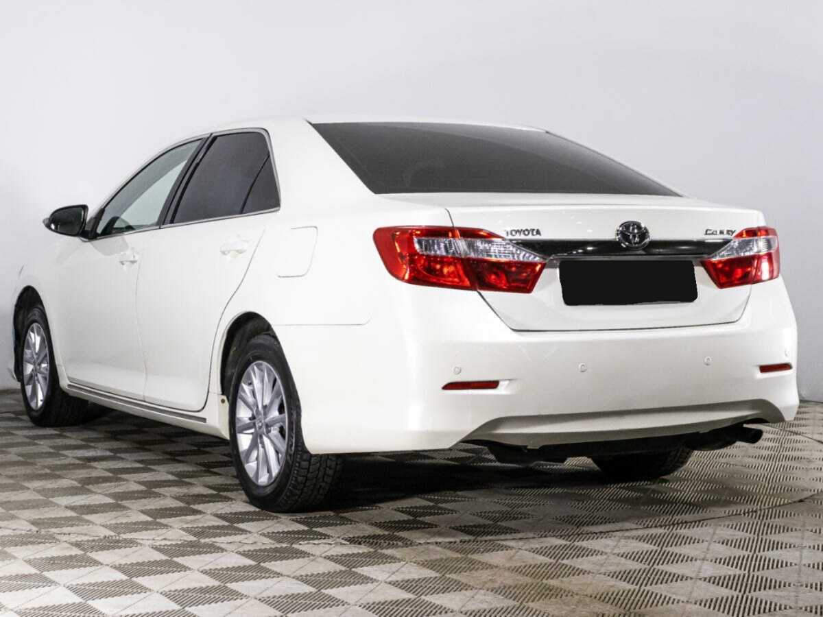 Toyota Camry с пробегом — 2014 год. Фото: #6