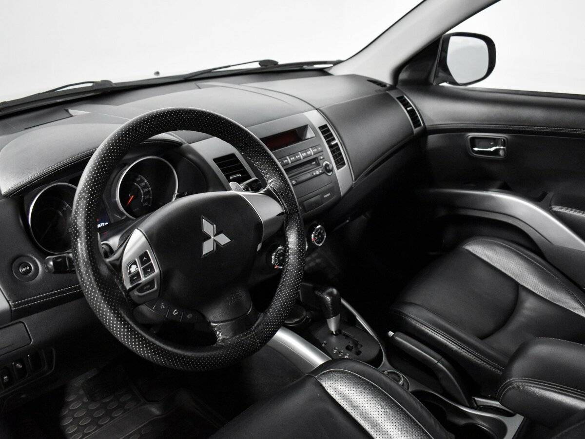 Mitsubishi Outlander с пробегом — 2011 год. Фото: #8