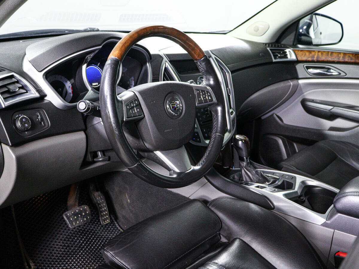 Cadillac SRX с пробегом — 2011 год. Фото: #12