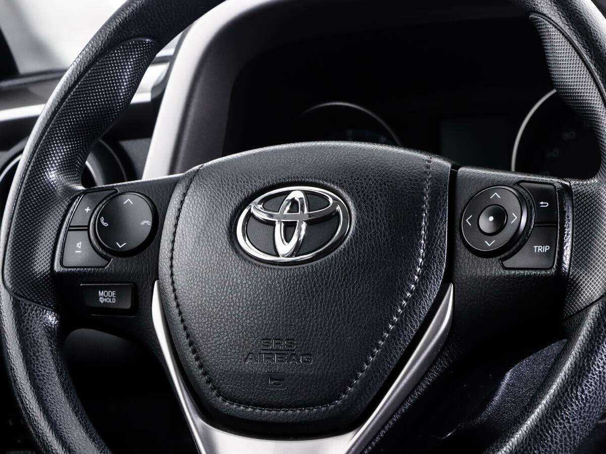 Toyota RAV4 с пробегом — 2017 год. Фото: #12