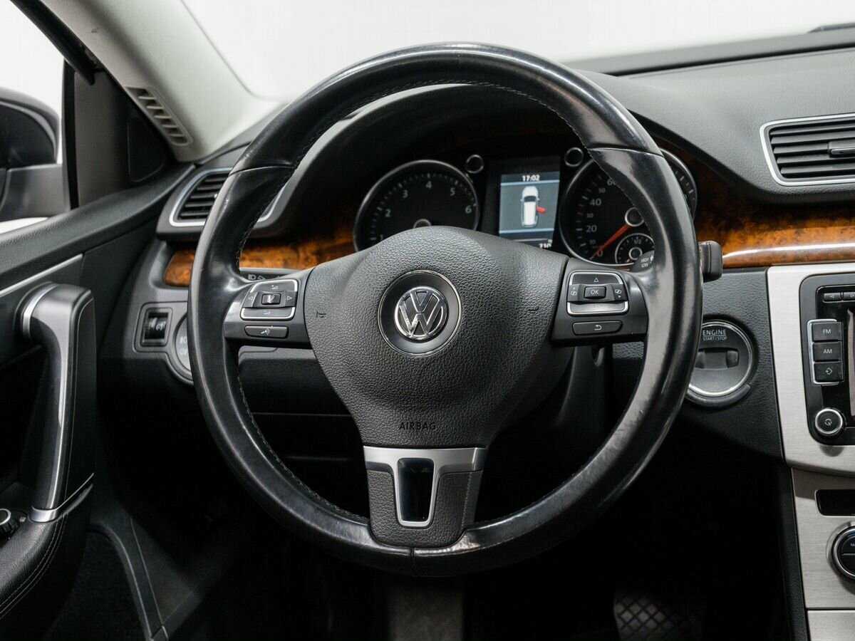 Volkswagen Passat с пробегом — 2012 год. Фото: #10