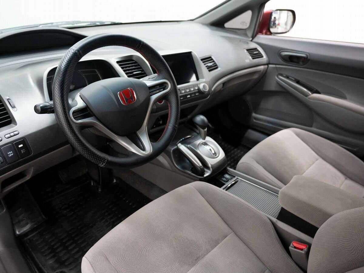 Honda Civic с пробегом — 2008 год. Фото: #6