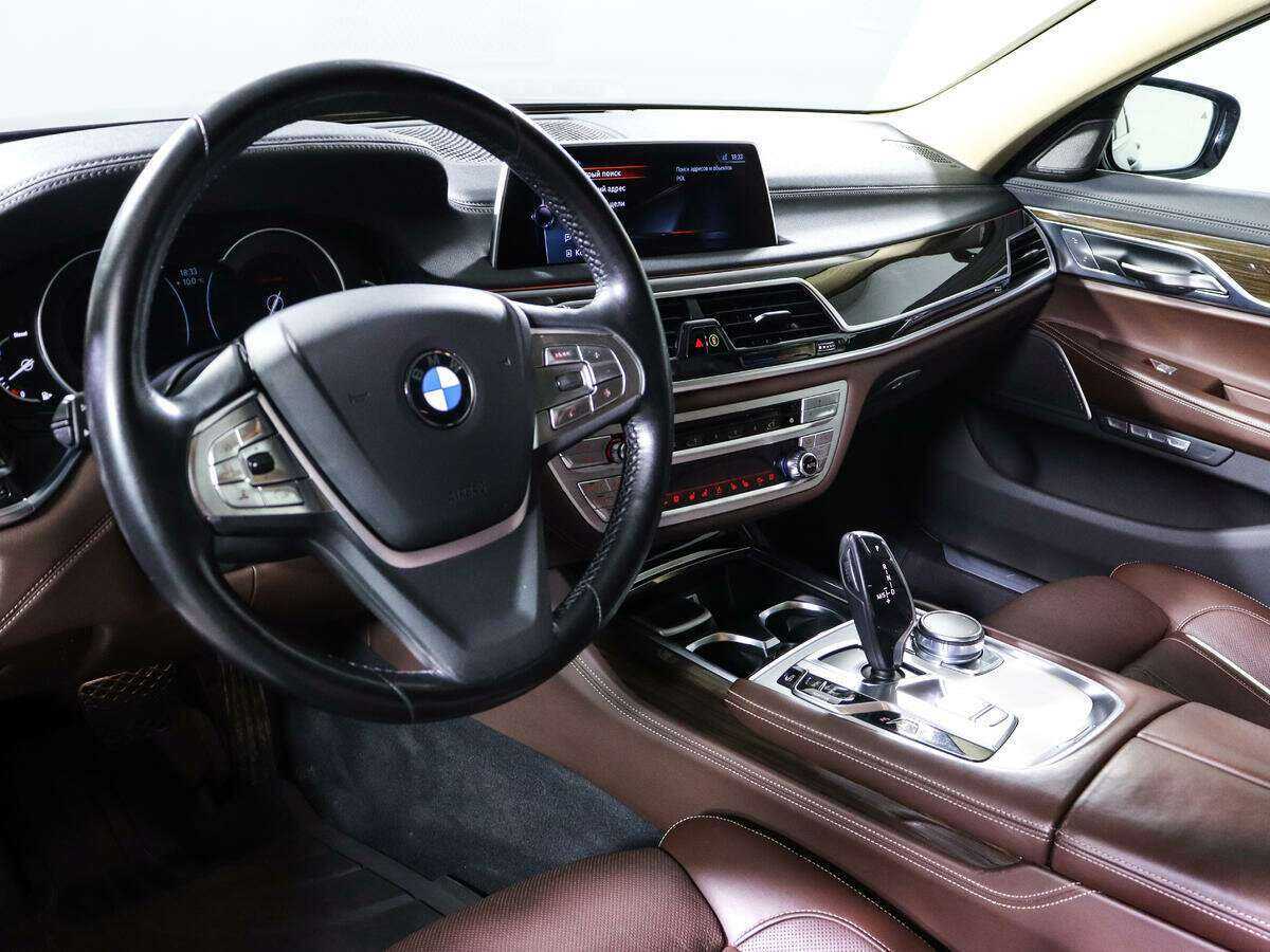 BMW 7 серии с пробегом — 2016 год. Фото: #10