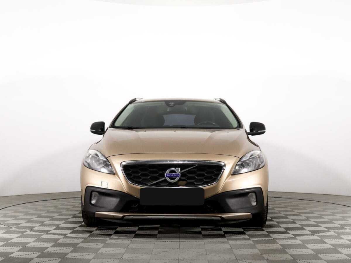 Volvo V40 Cross Country с пробегом — 2014 год. Фото: #1